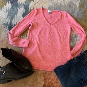 🚨Old Navy Hot Pink V-Neck Sweater